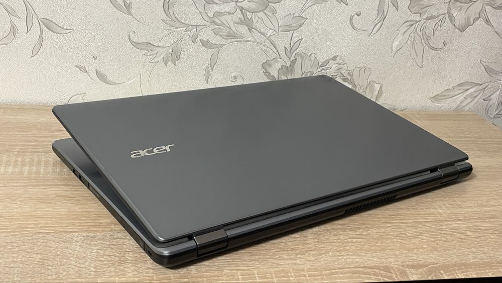 Ноутбук Acer Aspire E5-731 / 17,3" / 8 GB RAM / SSD / 3 год. акб