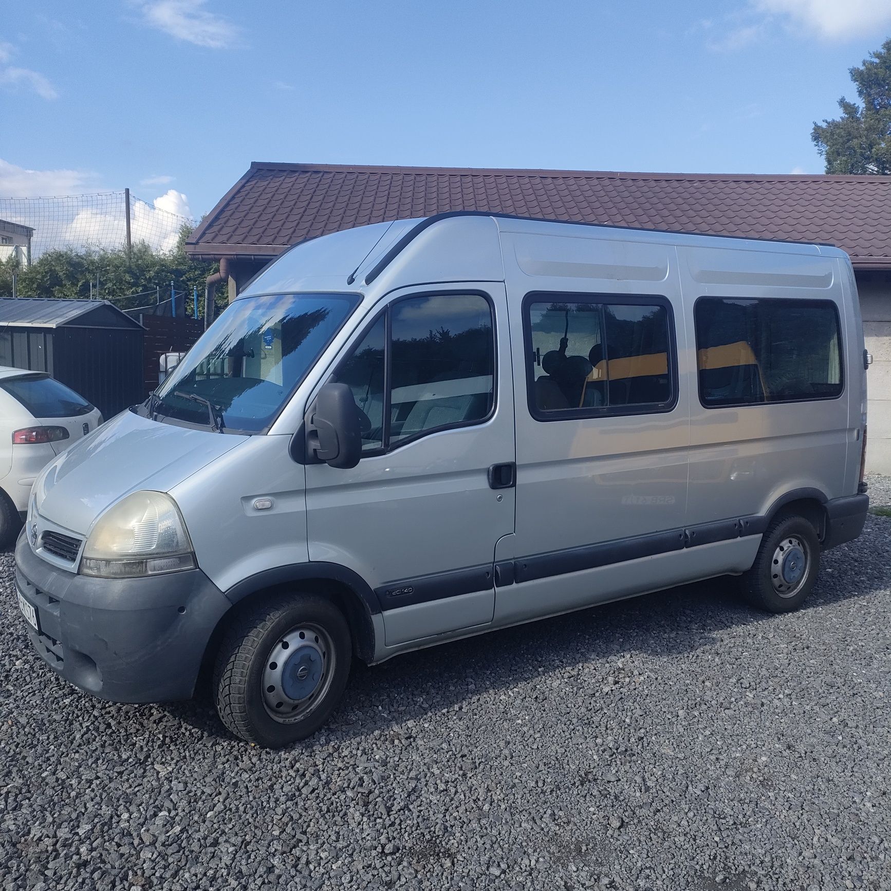 Renault Master 8 osób wynajem z kierowcą lub bez