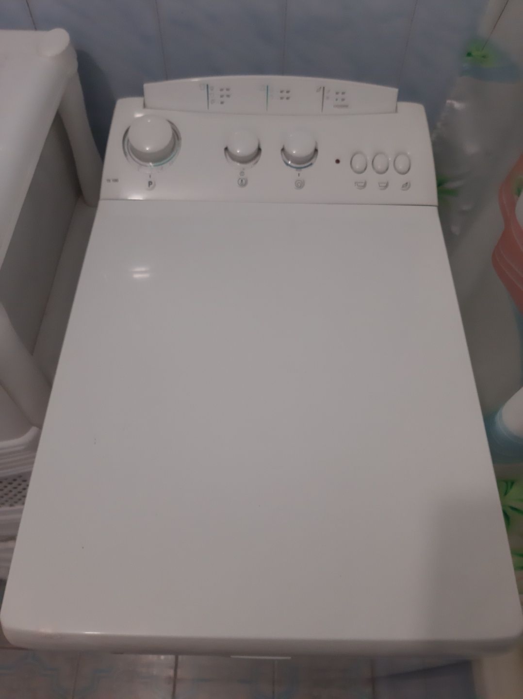 Продам стиральную машинку ARISTON