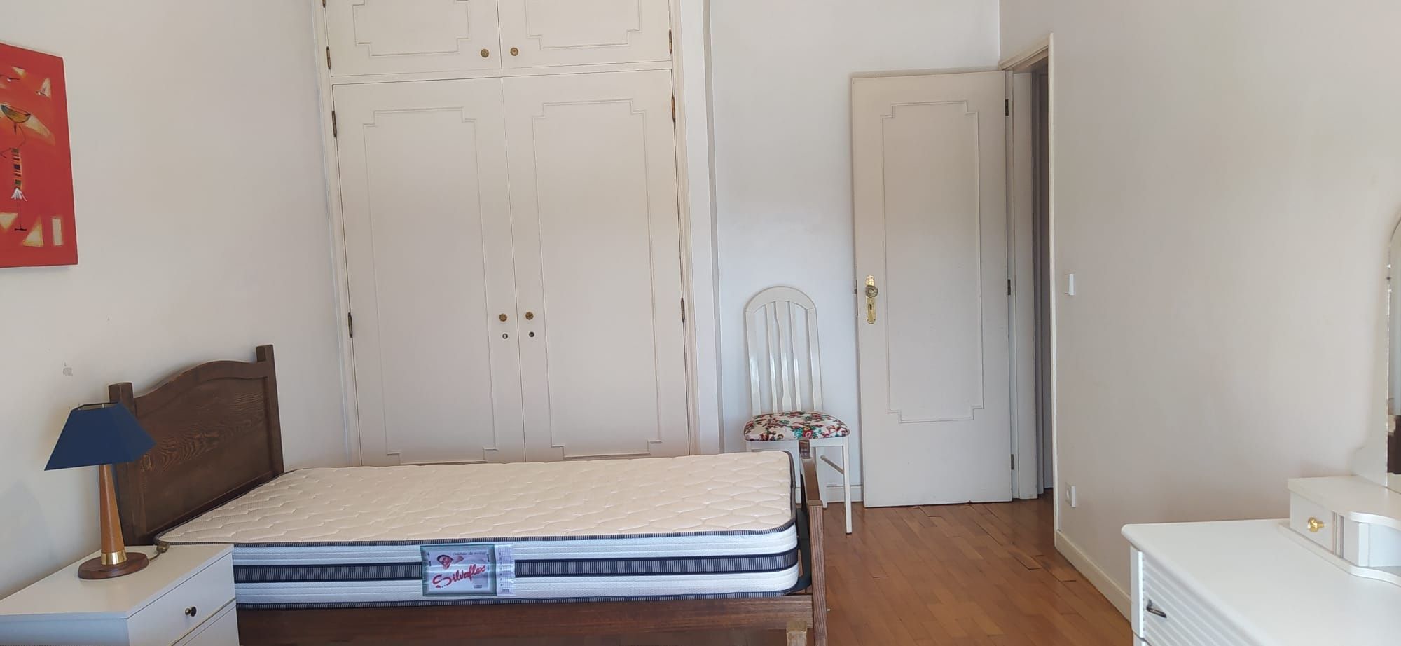 Quarto no centro de Viana