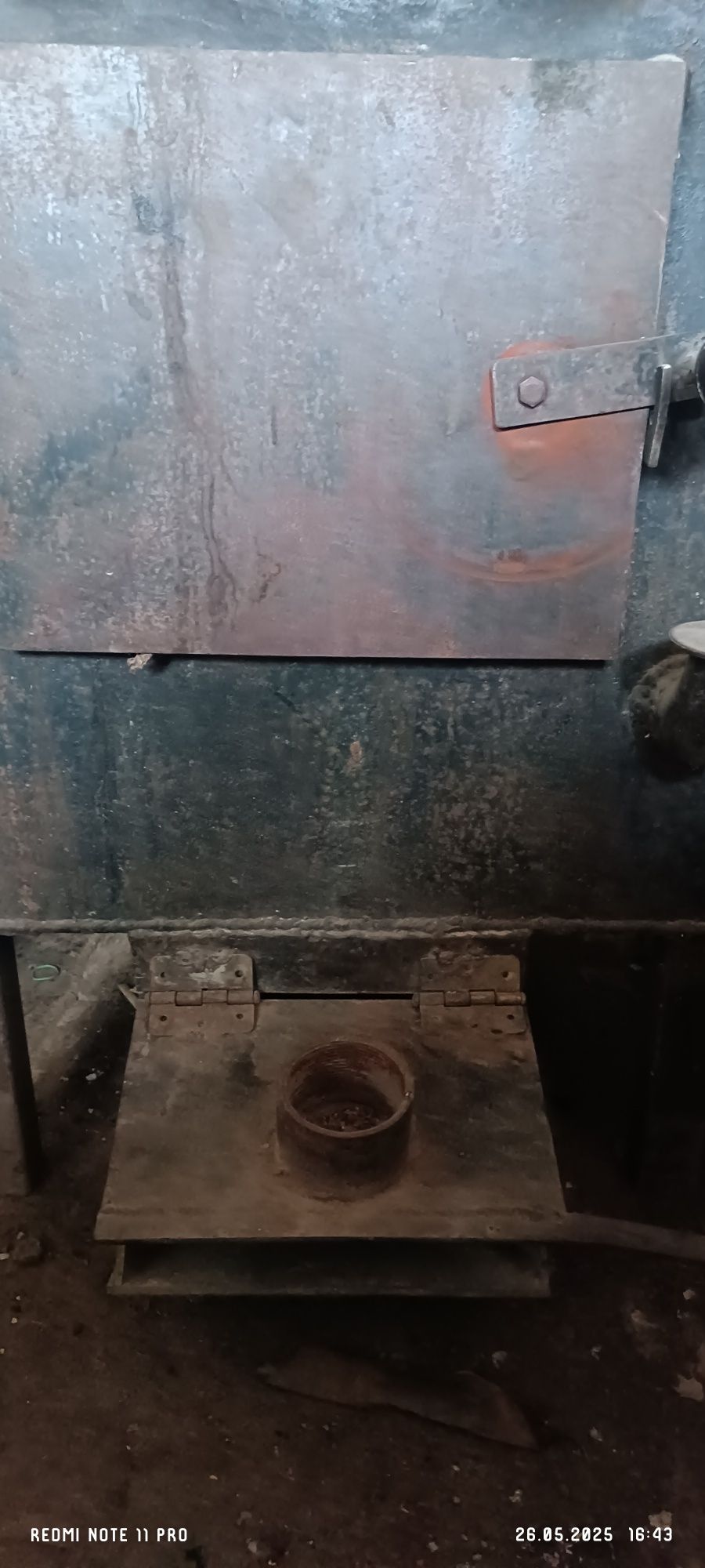 Твердотопливный котел.