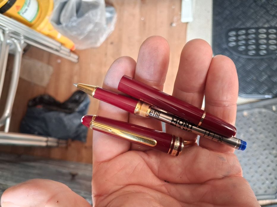 Caneta Rollerball Montblanc Classic burgundy e ouro