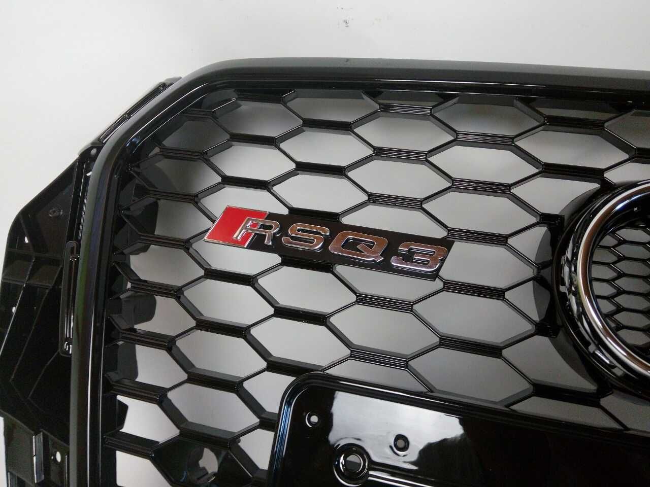 Решітка радіатора, стиль RSQ3 (чорна) Audi Q3 2011-2014