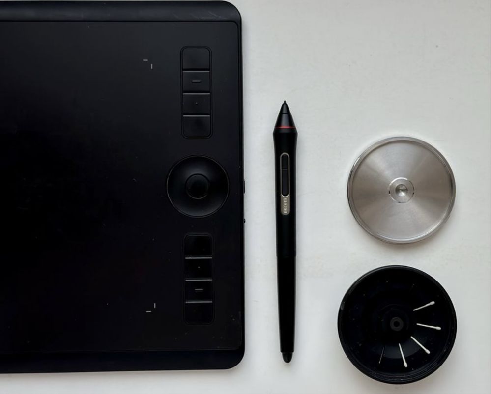 Графічний планшет Wacom Intuos Pro Medium