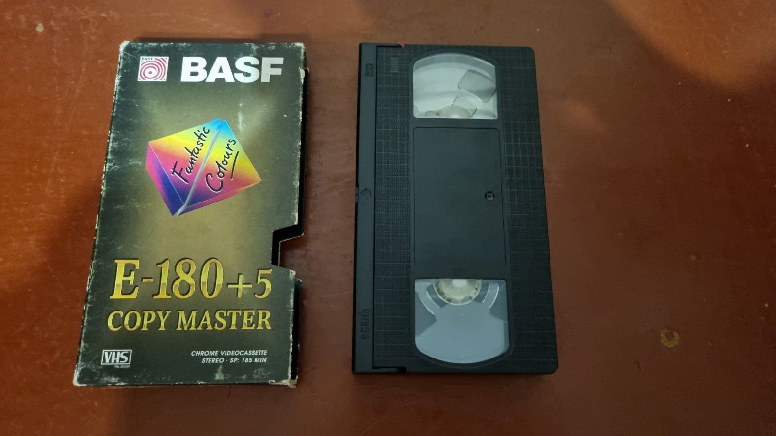 Видеокассета мультфильм утинные истории 1987 год.