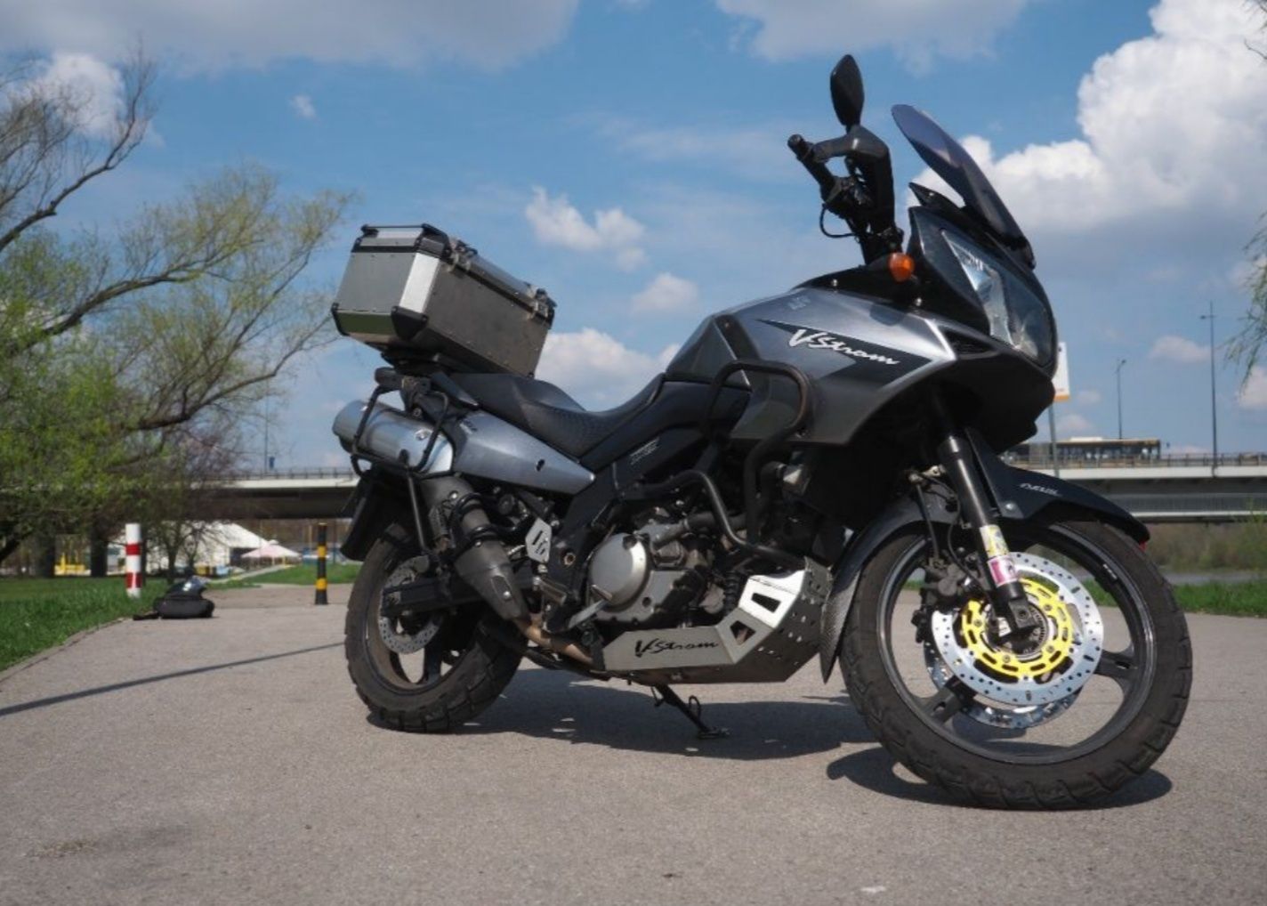 Suzuki V-strom DL 650