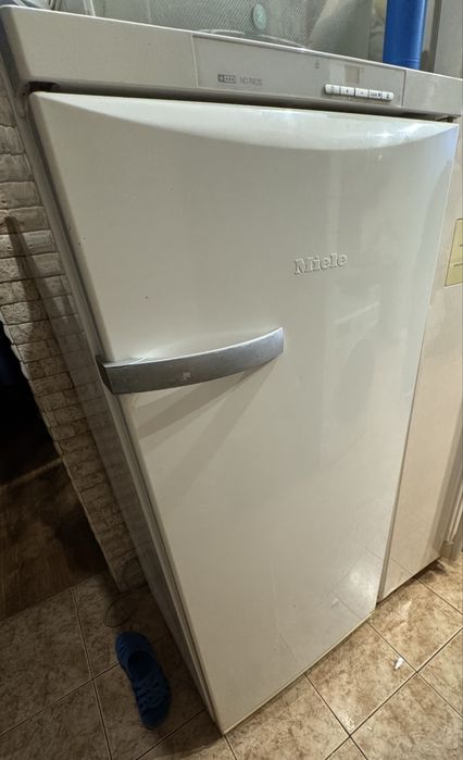 Морозильна камера Miele FN4492S.Морозилка під відновлення