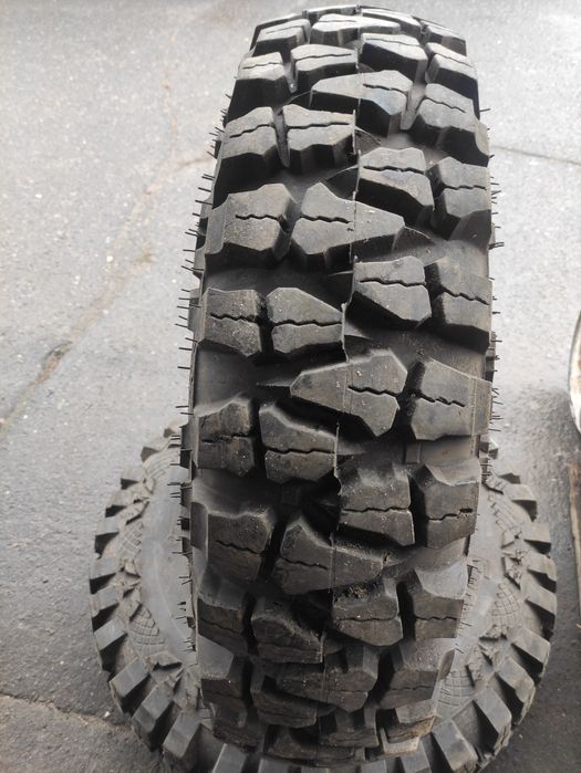 Продаю колёса Forward Safari 510 215/90-15C на УАЗ с дисками