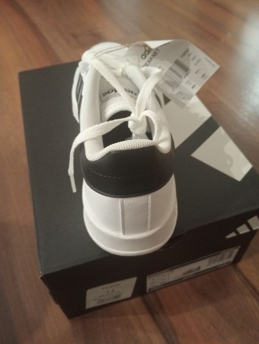 Кросівки Адідас оригінал 41.5-26,5 см та 49 розмір,32.5 см