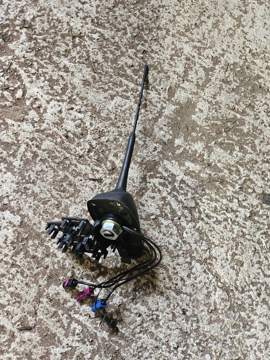 Antena dachowa Bmw E87 E81 E82 E90 E91 E46 GPS Navi nawigacja radia