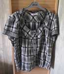 Blusa aos quadrados
