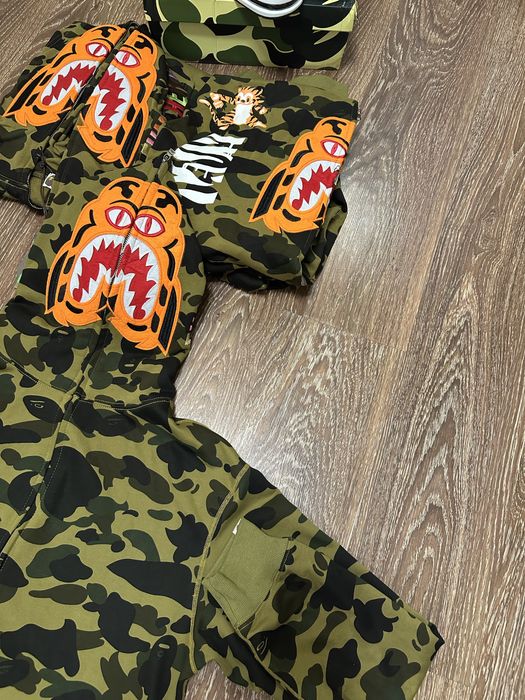 Продаю bape tiger zip-hoodie