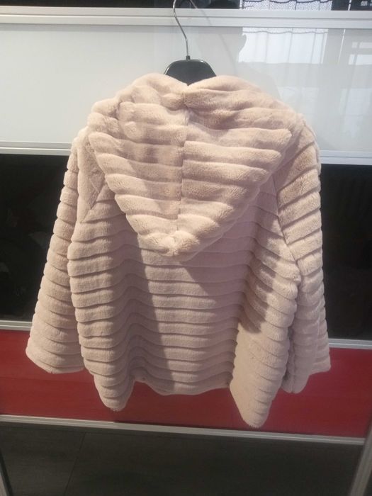 Krótkie futerko. Pudrowy róż krótkie Celina made in Italia wyprzedaż