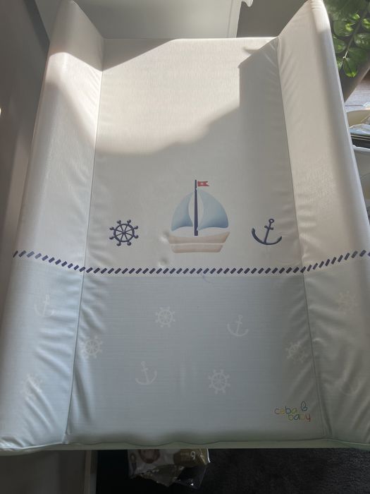 Przewijak z szafka bialy bardzo dobry stan