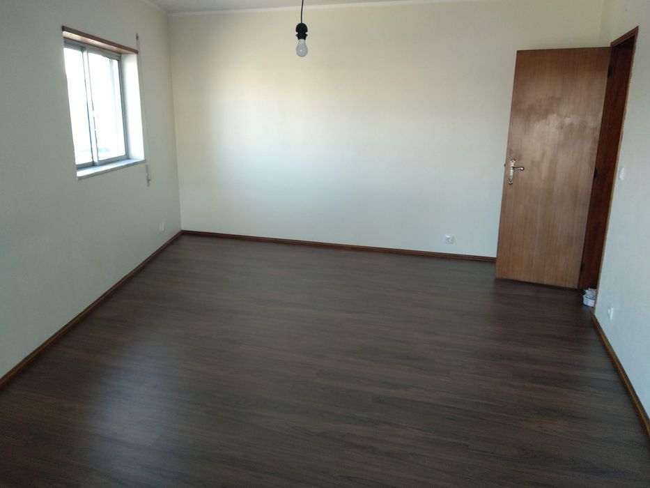 Apartamento T3, com dois WC,  para arrendamento