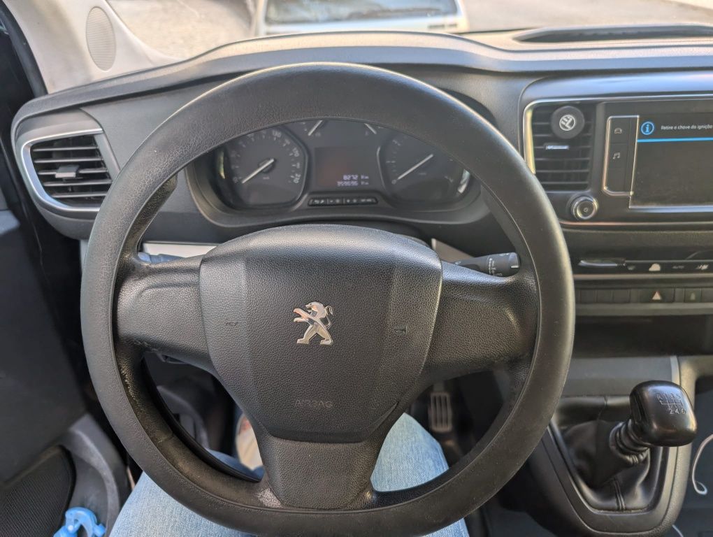 Peugeot Expert Traveller