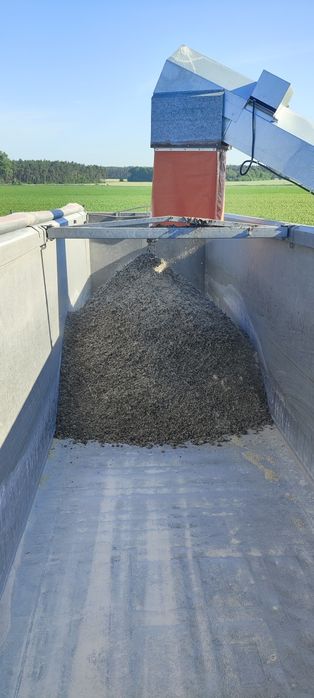 Pomiot kurzy bez słomy kurzak