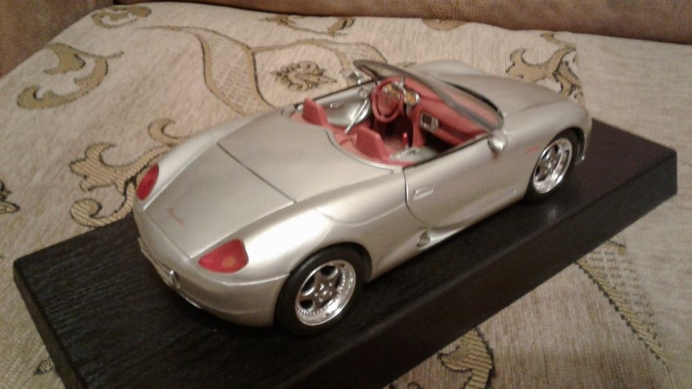 Модель автомобиля Porsche Boxster 1:18 (Maisto)