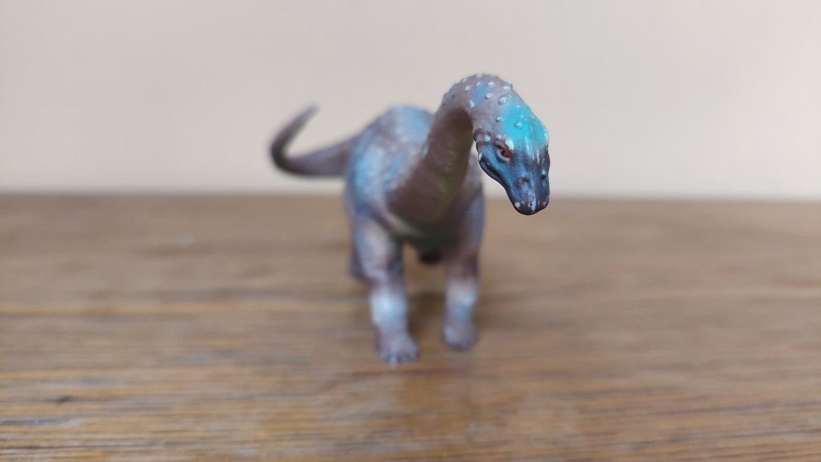 Rhoetosaurus - figurka dinozaura