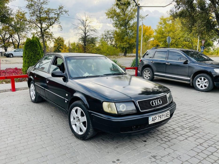 Срочно продам Ауди 100 с4 2.0 инжектор