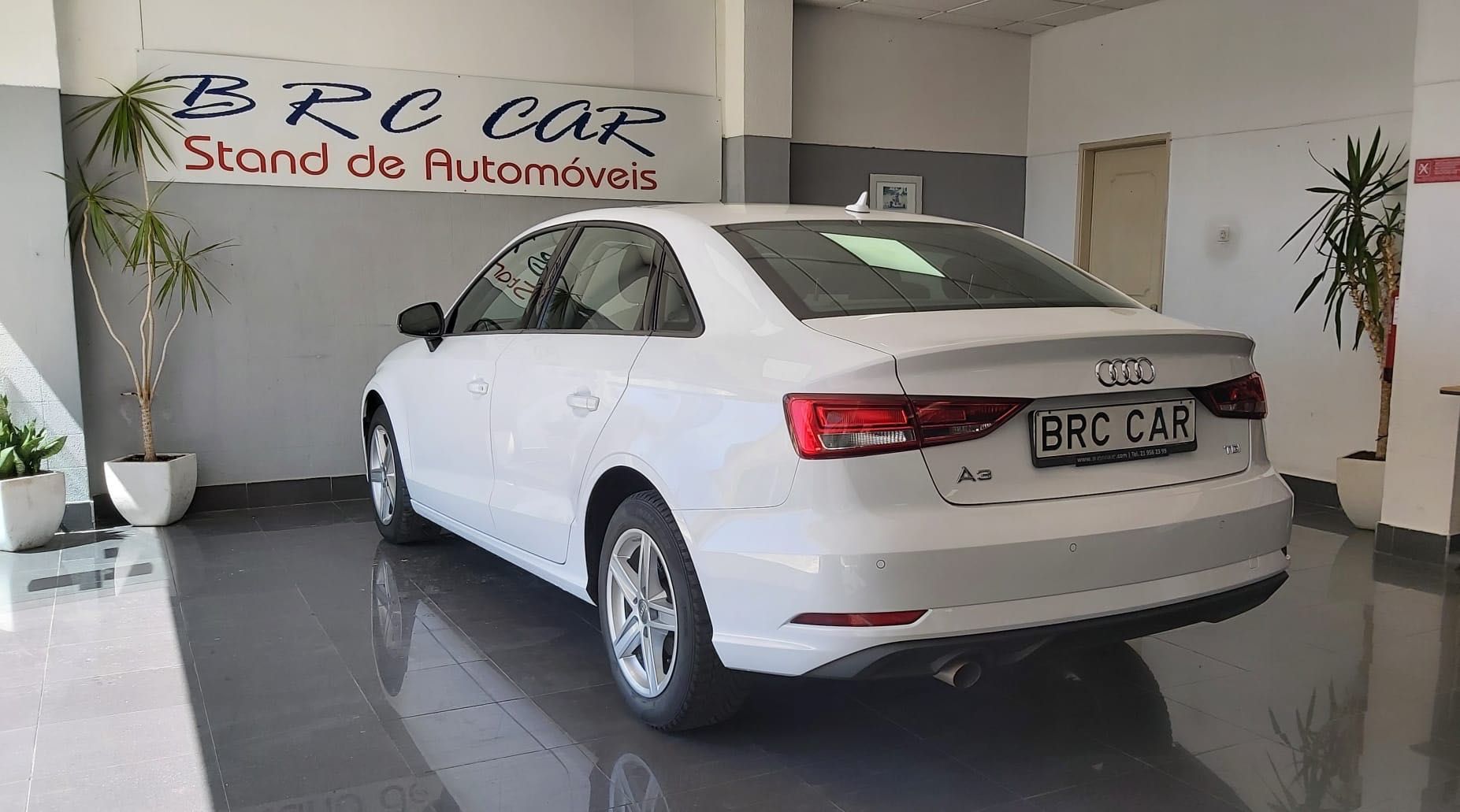 AUDI A3 LIMOUSINE 1.6 TDI