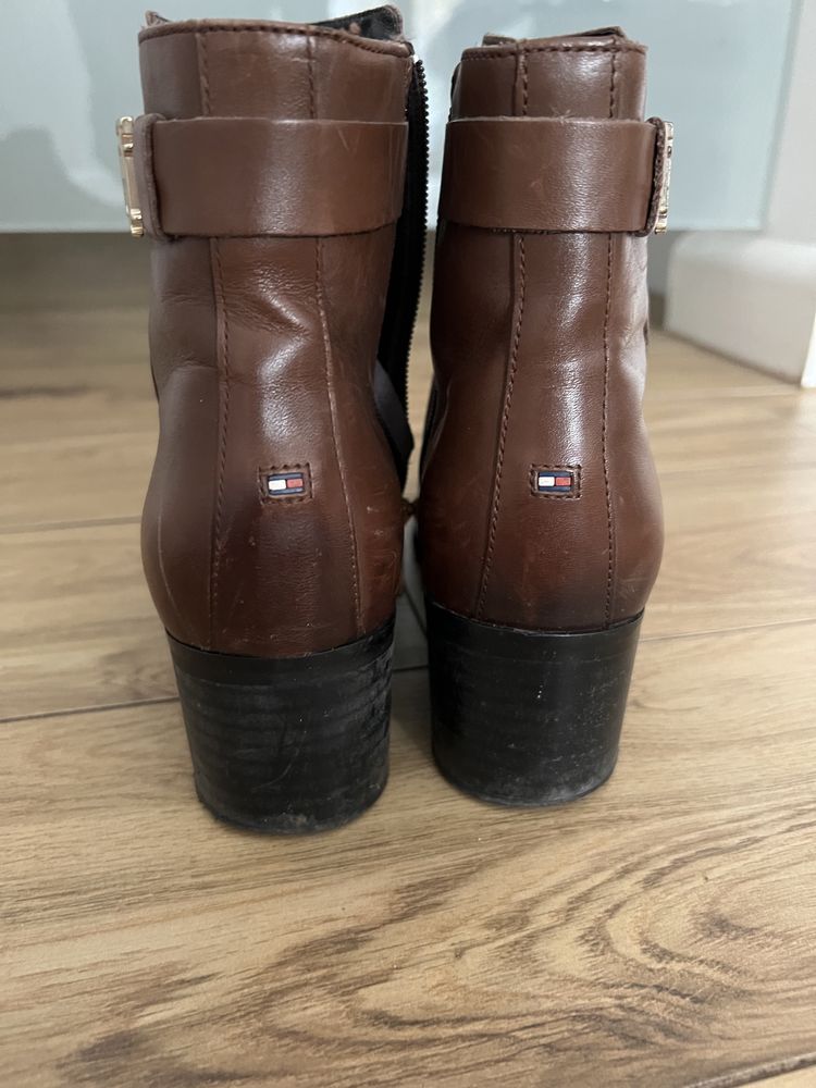 Brązowe skórzane botki Tommy Hilfiger