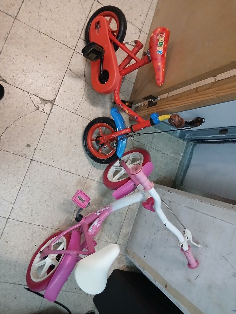 Bicicletas de crianca