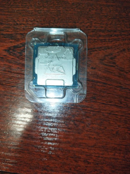 процессор i3 8100