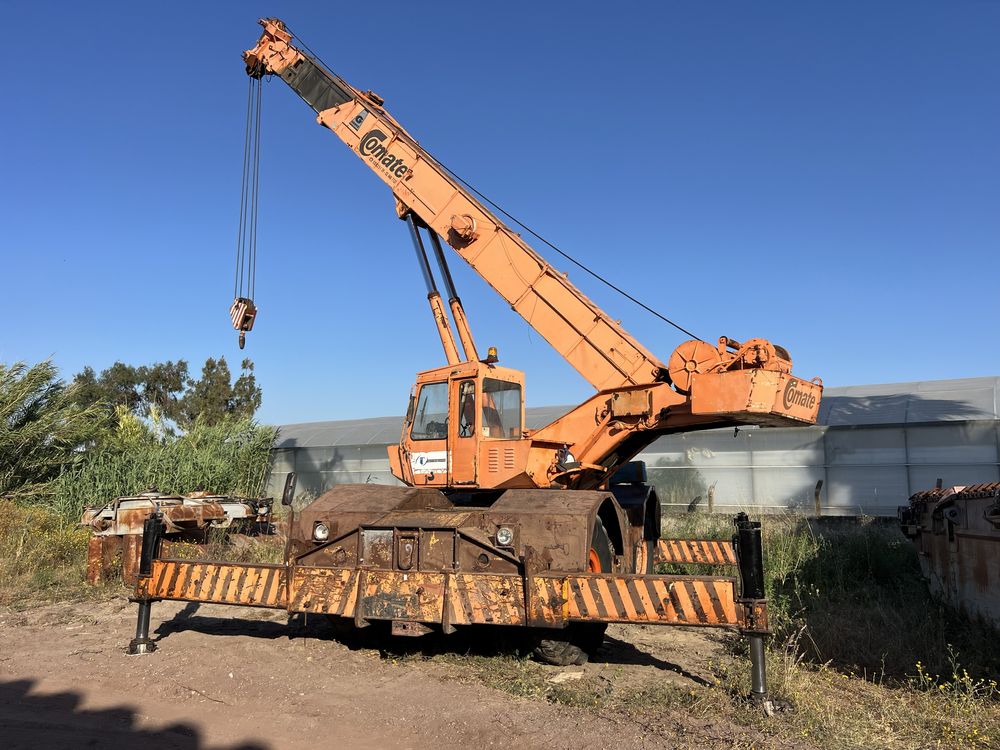 Grua Grove RT65S todo o terreno de 35 toneladas