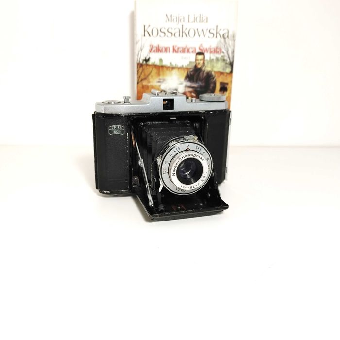 Aparat mieszkowy z 1953 roku Ikon Zeiss NETTAR II 518/16  1:6,3 75 mm