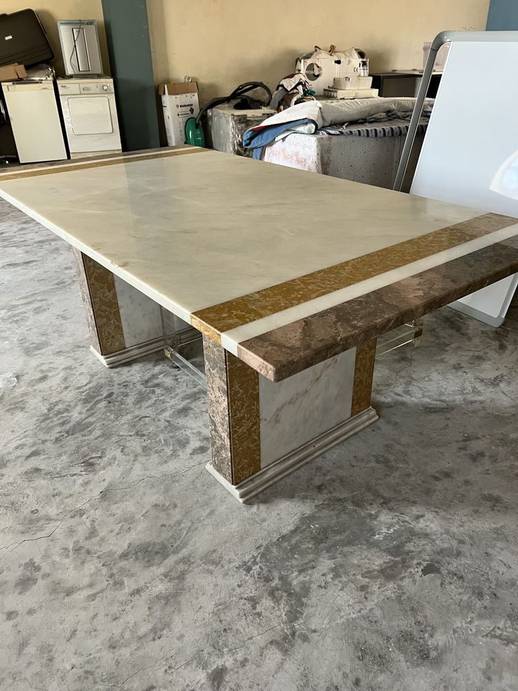 Mesa em Mármore