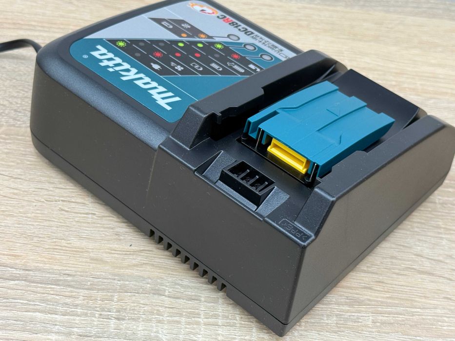 Ładowarka do akumulatorów Makita DC18RC jak nowa!