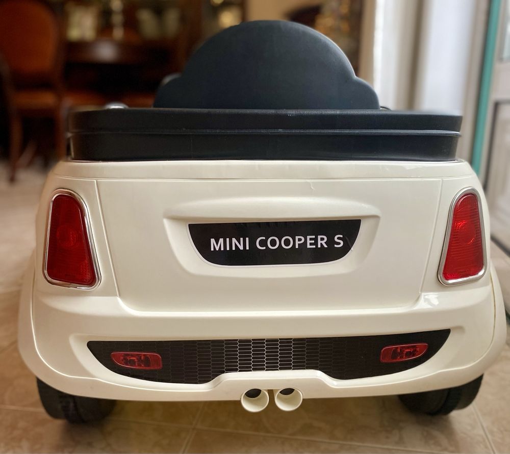 Mini Cooper elétrico criança
