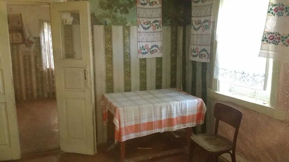 Продаю Будинок з земельною ділянкою в центрі села