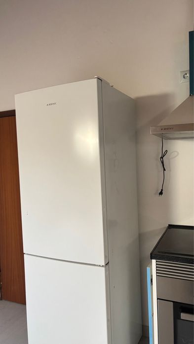 Frigorifico JOCEL semi novo