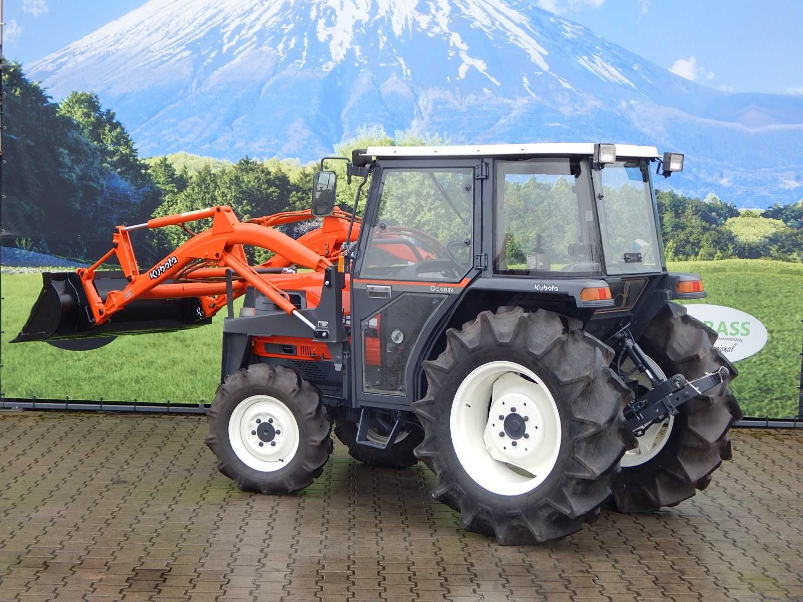 Mały Traktor Kubota GL32 32KM 4x4 kabina Ładowacz czołowy CIAPEK URSUS