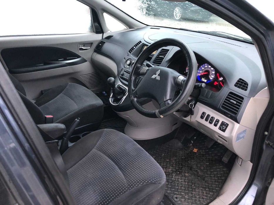 Кузов.кузовние детали для Mitsubishi Grandis