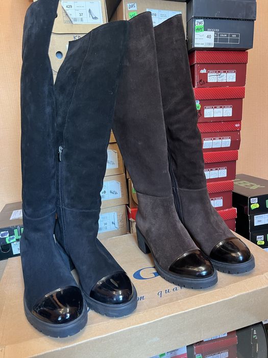 Продам ботфорты.Замша.Новые.продам