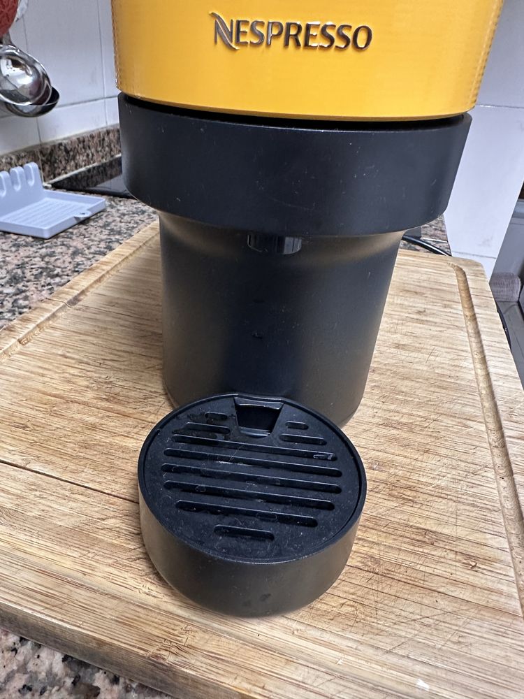 Maquina de cafe Nespresso Vertuo (oferta de capsulas)