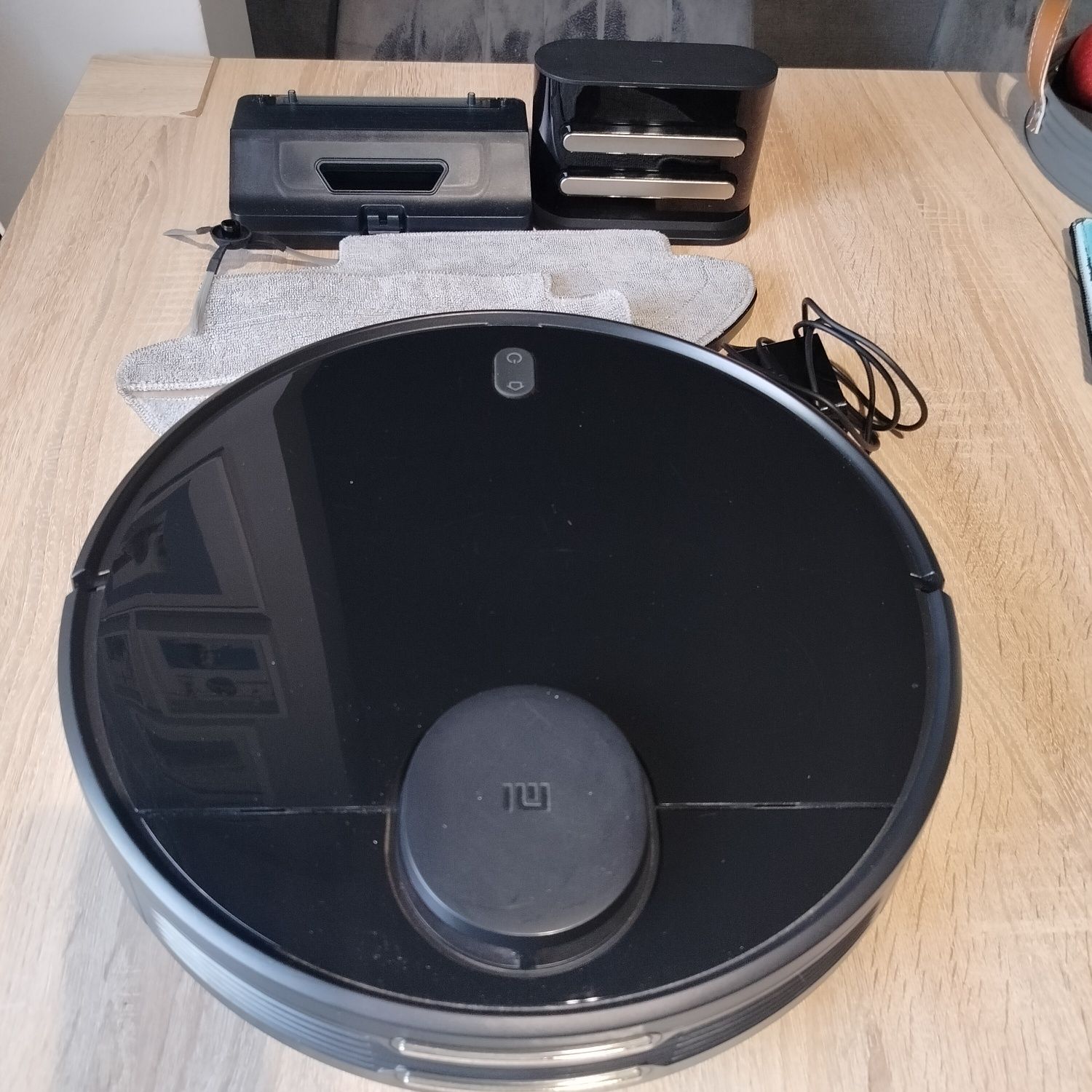 Sprzedam odkurzacz Mi Robot Vacuum-Mop