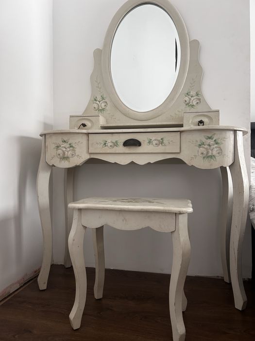 Wyjatkowa toaletka. Polecam!!!