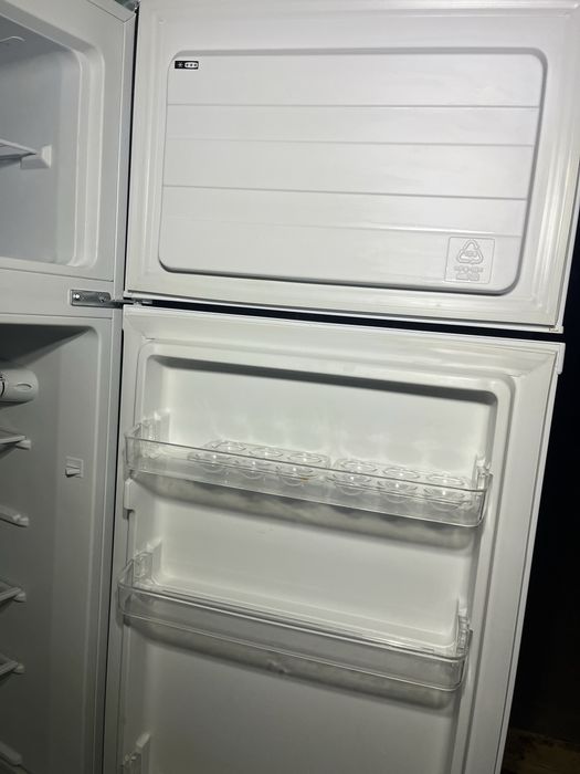 Продам холодильник Midea