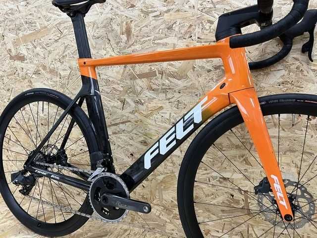 Bicicleta Felt AR Disc Sram Force AXS 12v