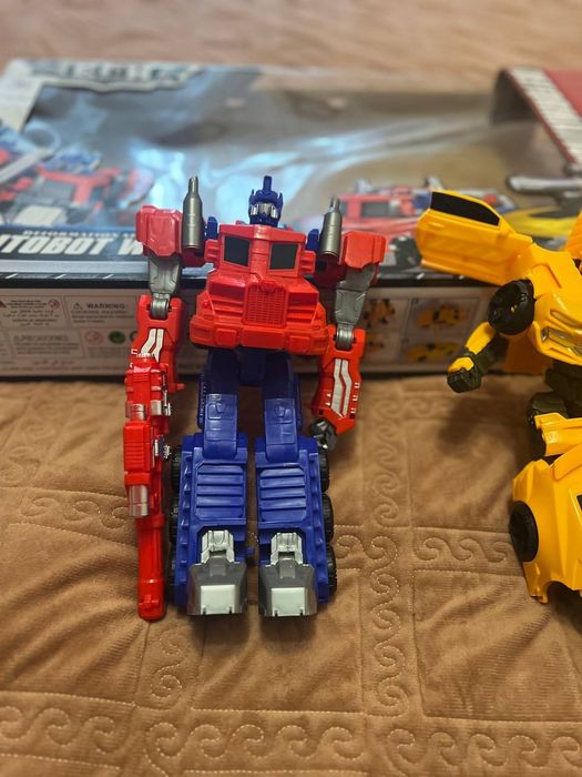 Роботи - трансформери набір
