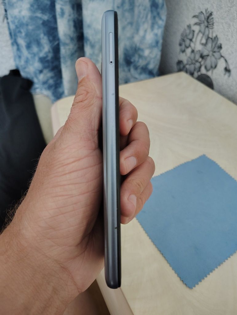 Motorola g60, почти в идеальном состоянии