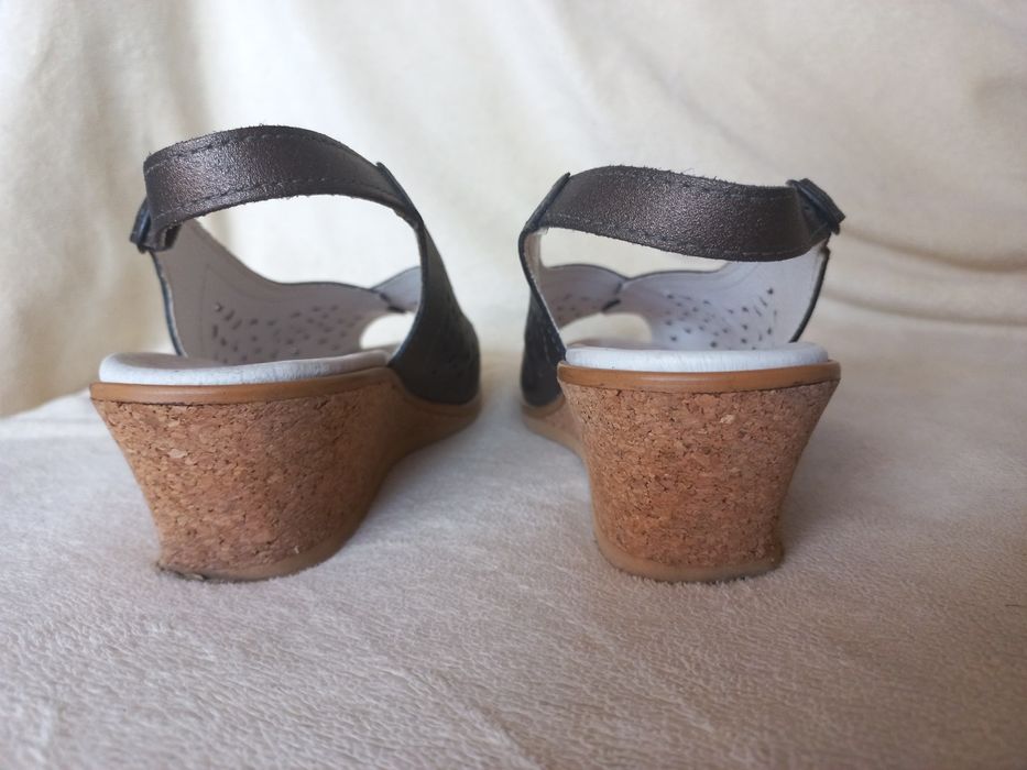 Босоніжки, розмір 39