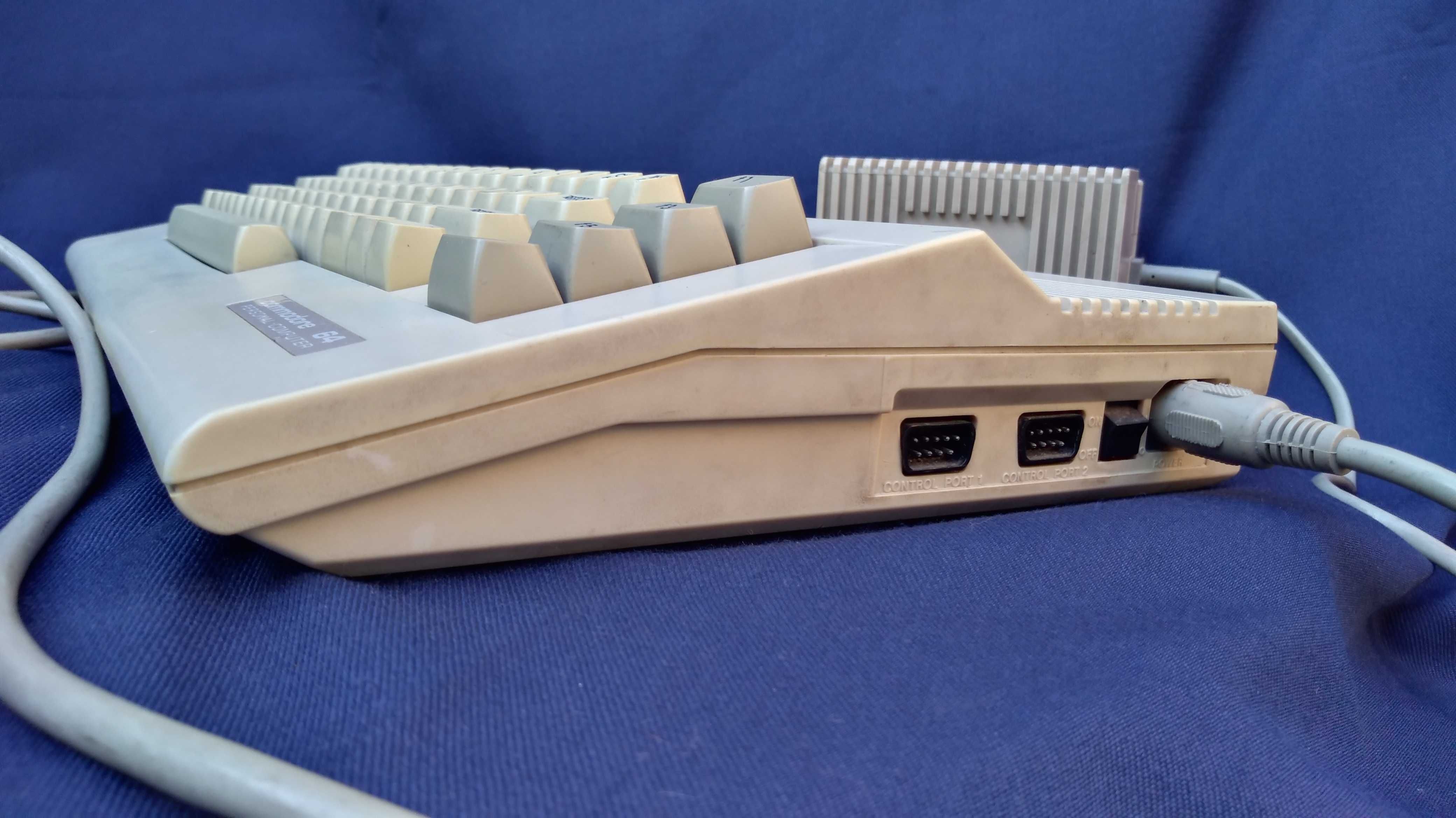 Commodore 64 retro gry C64 + zasilacz