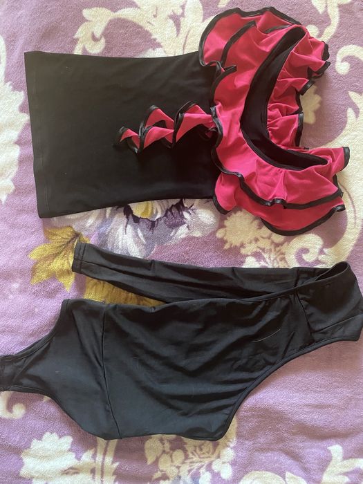 Одяг для бальних танців боді, туфлі, чешки, кросівки для тренувань