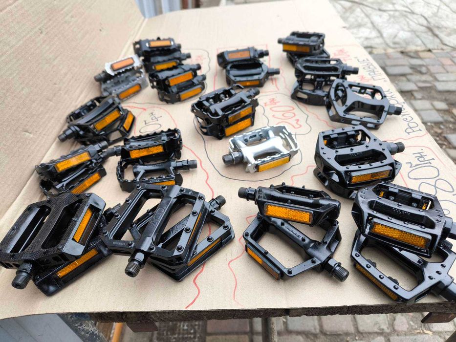 Педали на велосипед