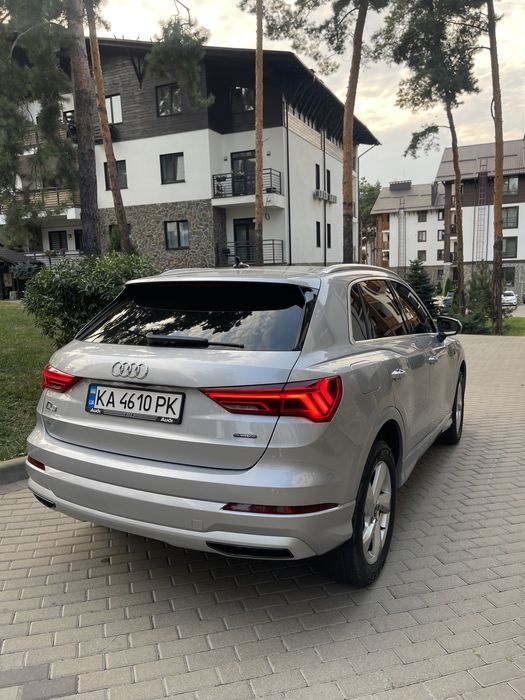 Audi Q3 quattro S line 2021 року